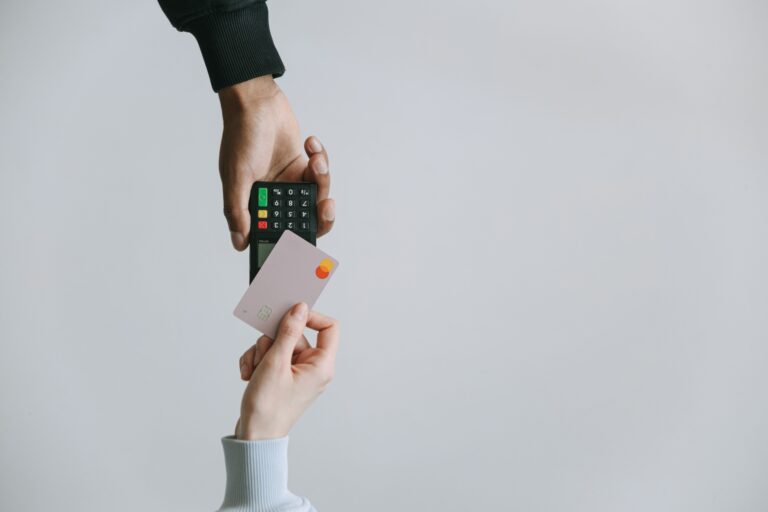 Restaurant Tax Accountant UK: 12 Proven Ways to Cut Your Restaurant Tax Bill in 2026/27